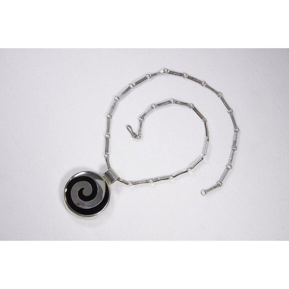 Vintage 1960s chunky spiral necklace, Mexico Sterling silver hypnotic pendant - Picture 4 of 9